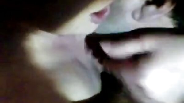استأجرت السوداء في سن المراهقة مفعم بالحيوية ركوب افلام سكس احترافي مترجم ديك ضخمة من رجلها في وضعية راعية البقر العكسي